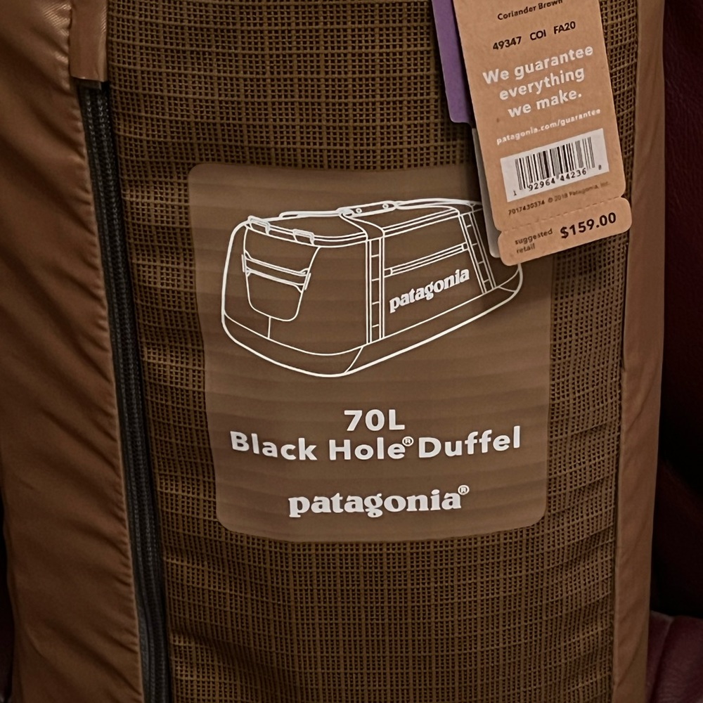 1440 g (3 lbs 2.8 oz)
28" x 17.5" x 13"
70L (4272 cu in) in Coriander Brown